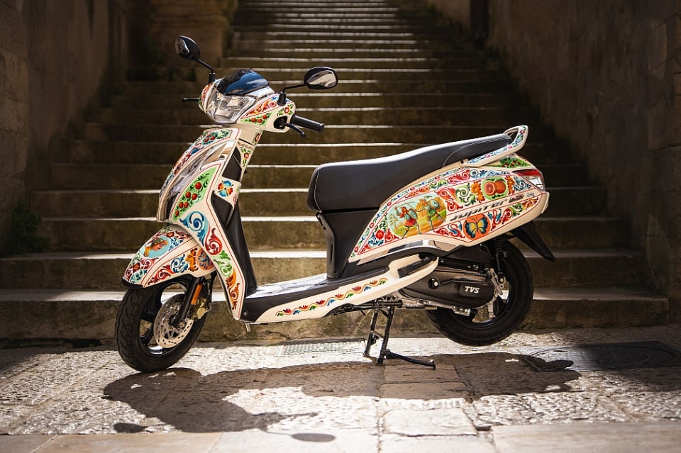 TVS trasforma il Jupiter in un'opera d'arte (con un omaggio alla Sicilia)